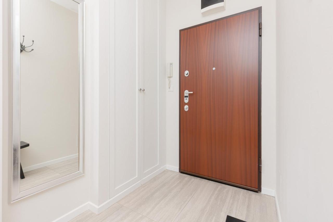 Quiet Apartment Park Edwarda Szymanskiego By Noclegi Renters Varsóvia Exterior foto