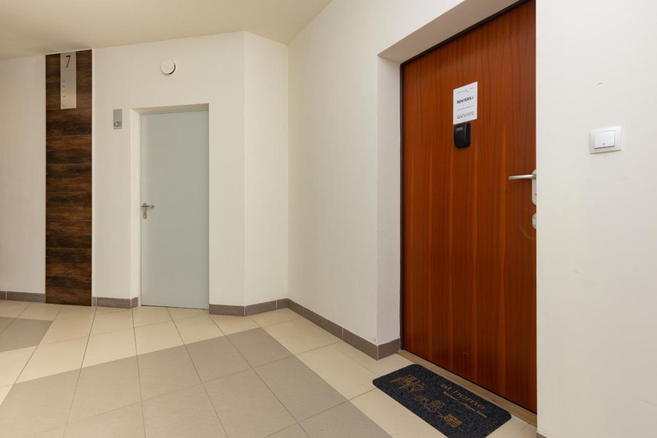 Quiet Apartment Park Edwarda Szymanskiego By Noclegi Renters Varsóvia Exterior foto